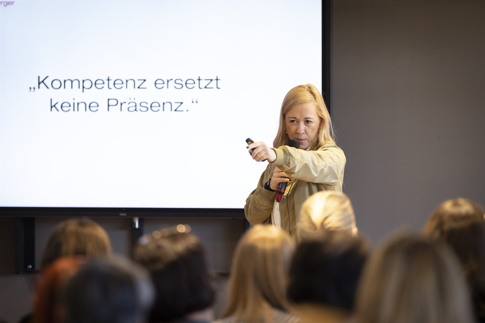 Vortrag: Kompetenz ersetzt keine Präsenz